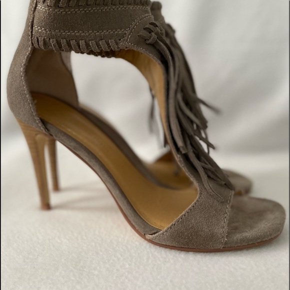 Chinese Laundry Sante Fe Grey Suede Leather Fringe Open Toe Sandals size 10 - Picture 6 of 16